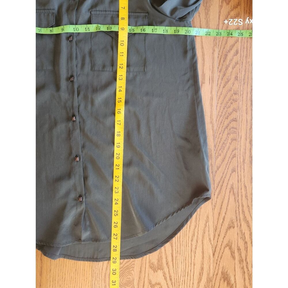 U52 Rock & Republic shirt Olive Green w square metal buttons & roll tab sleeves - Picture 13 of 16